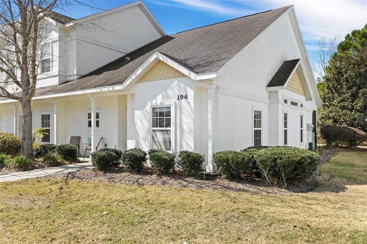 Property Photo:  194 SW 145th Drive 13  FL 32669