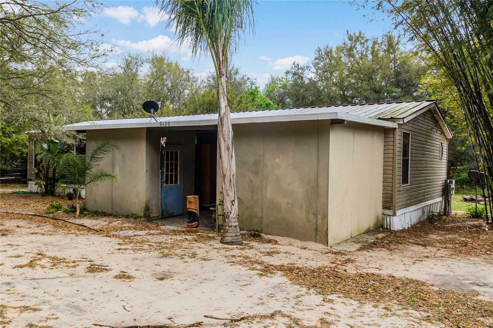 Property Photo:  8600 Garden Way Road  FL 34736 