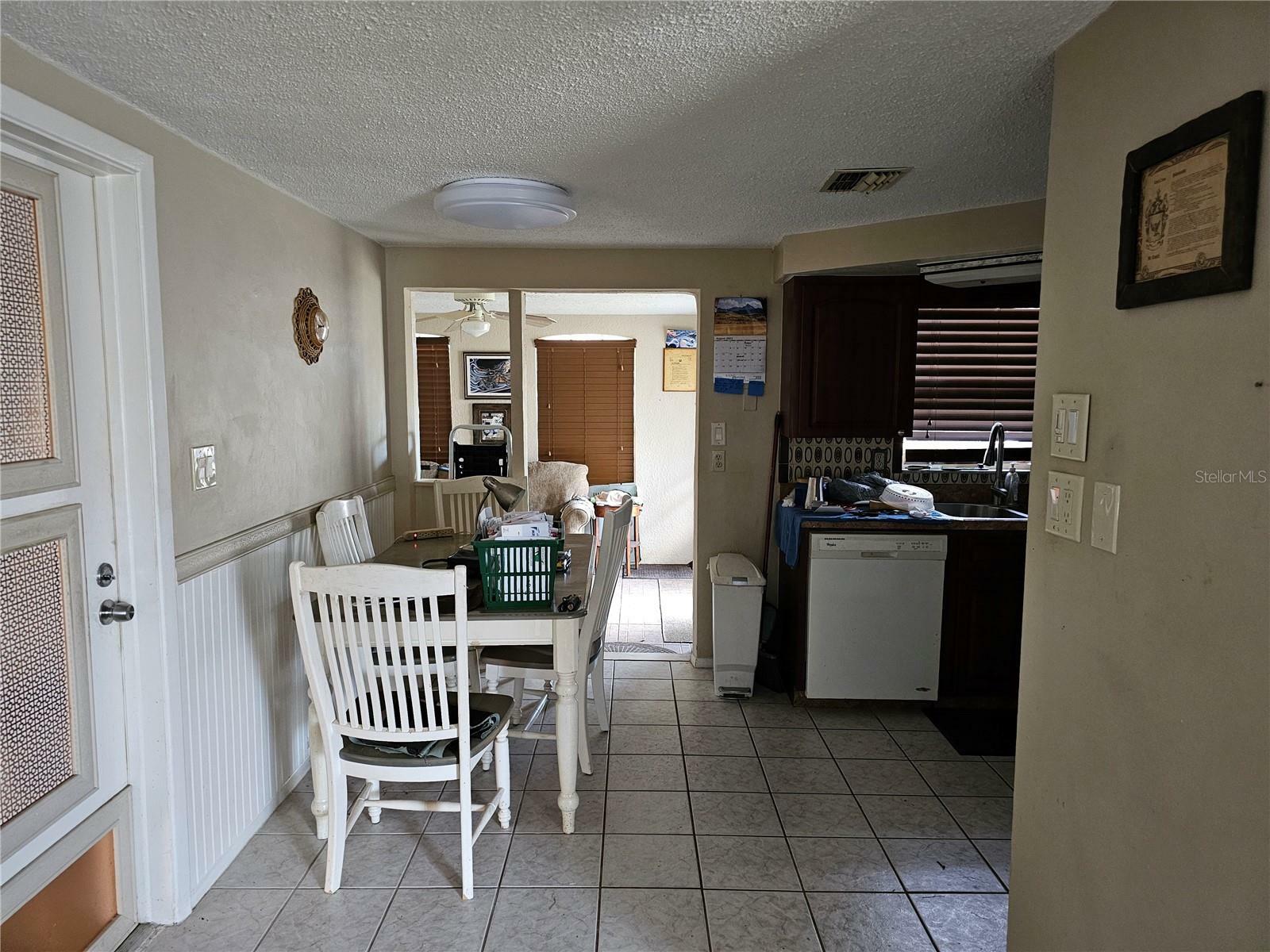 Property Photo: 9101 Suffolk Lane FL 34668