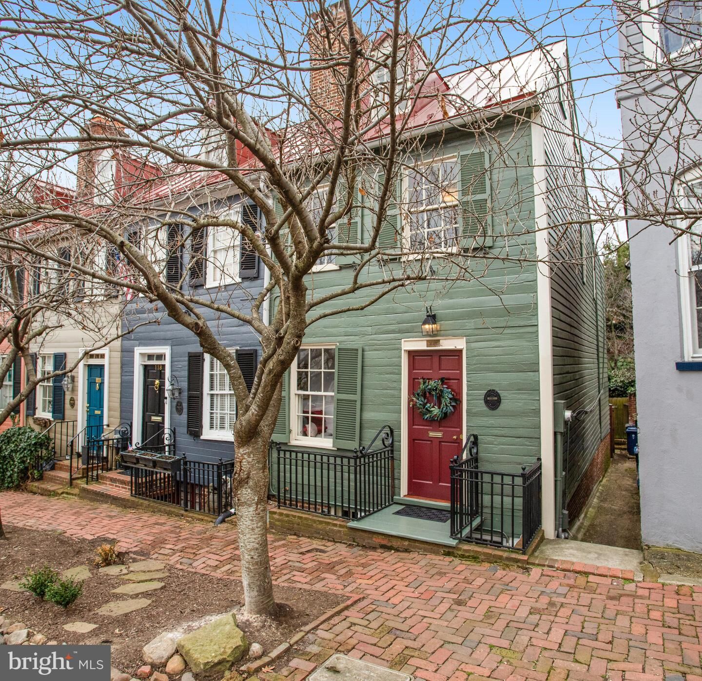 Property Photo: 120 Wolfe Street VA 22314