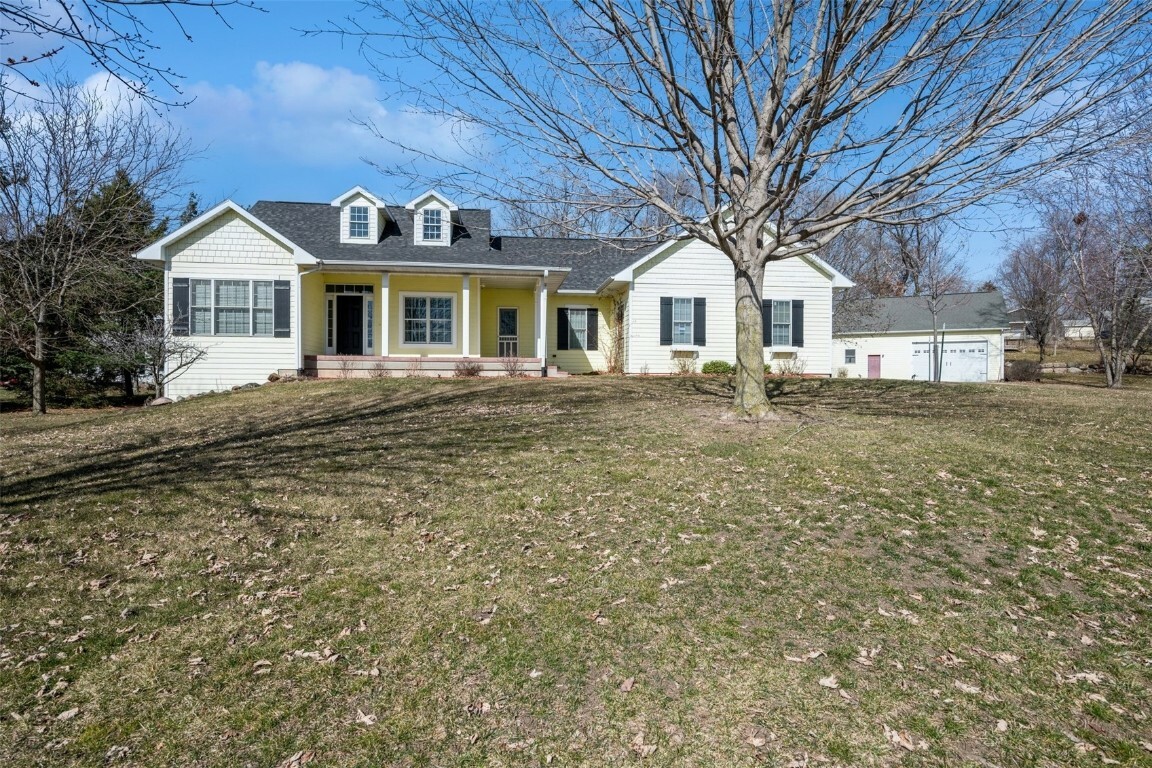 Property Photo:  8720 Deer Court  IA 52411 