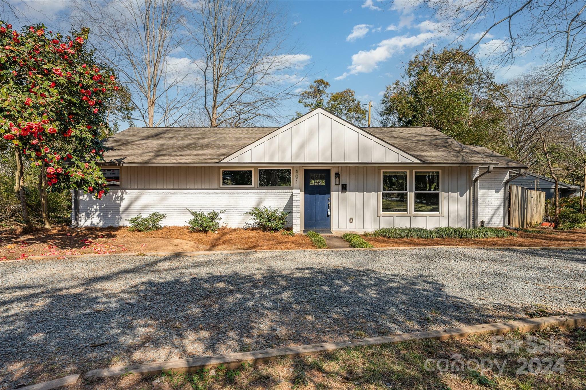 Property Photo:  601 Northgate Avenue  NC 28209 