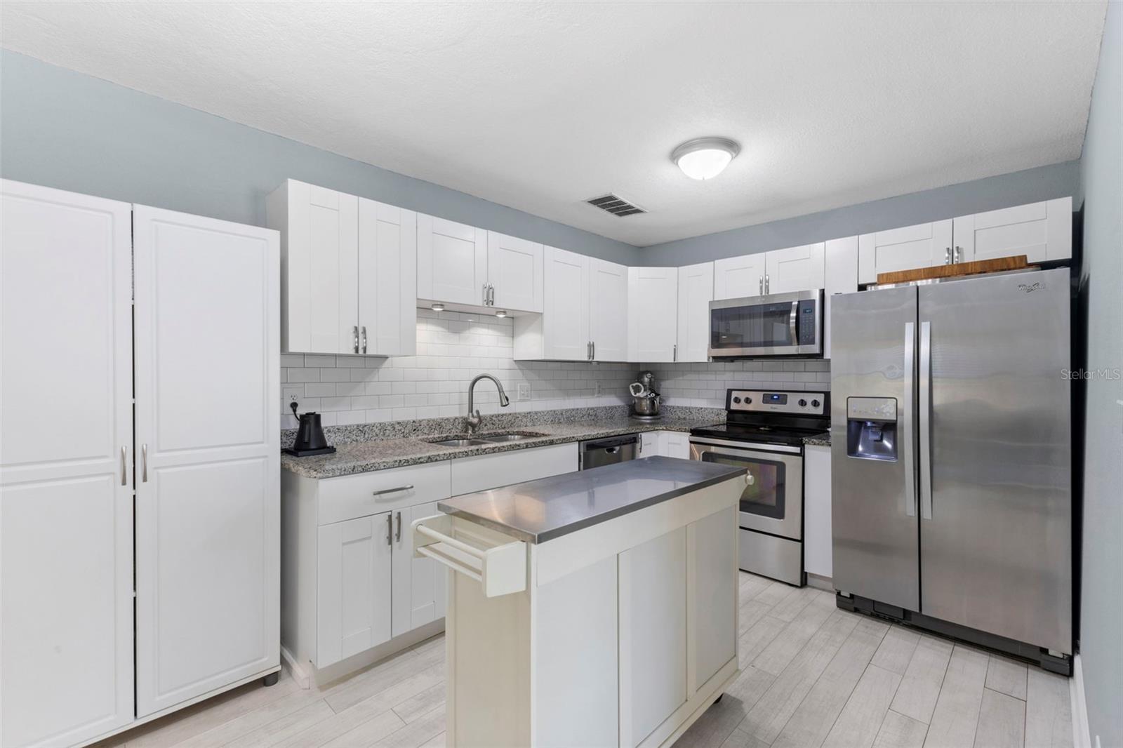 Property Photo: 2003 25th Avenue N FL 33713