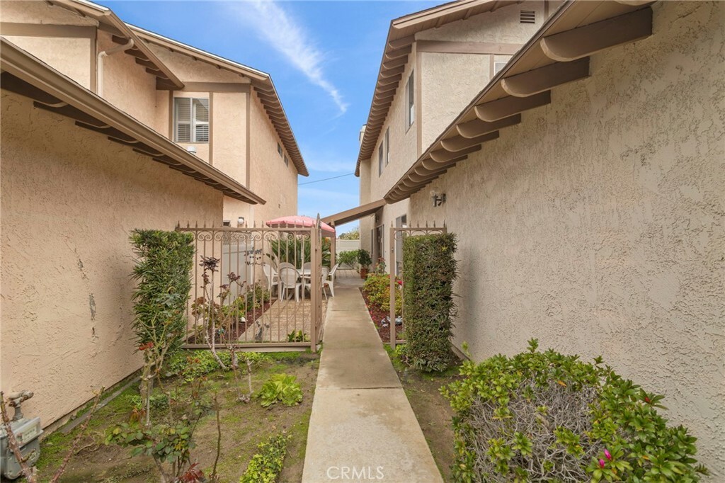 Property Photo:  25628 Oak Street  CA 90717 