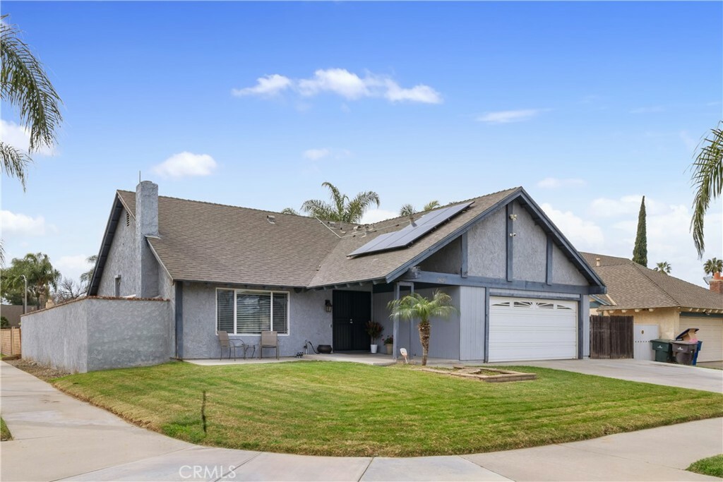 Property Photo:  2828 Fenwick Place  CA 92504 