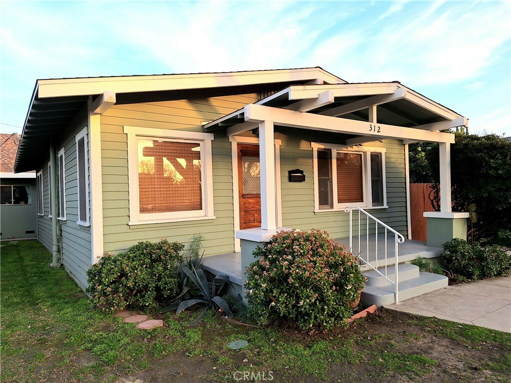 Property Photo:  312 N Newell Place  CA 92832 