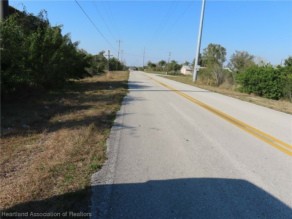 Property Photo:  222 Hallmark Avenue  FL 33852 