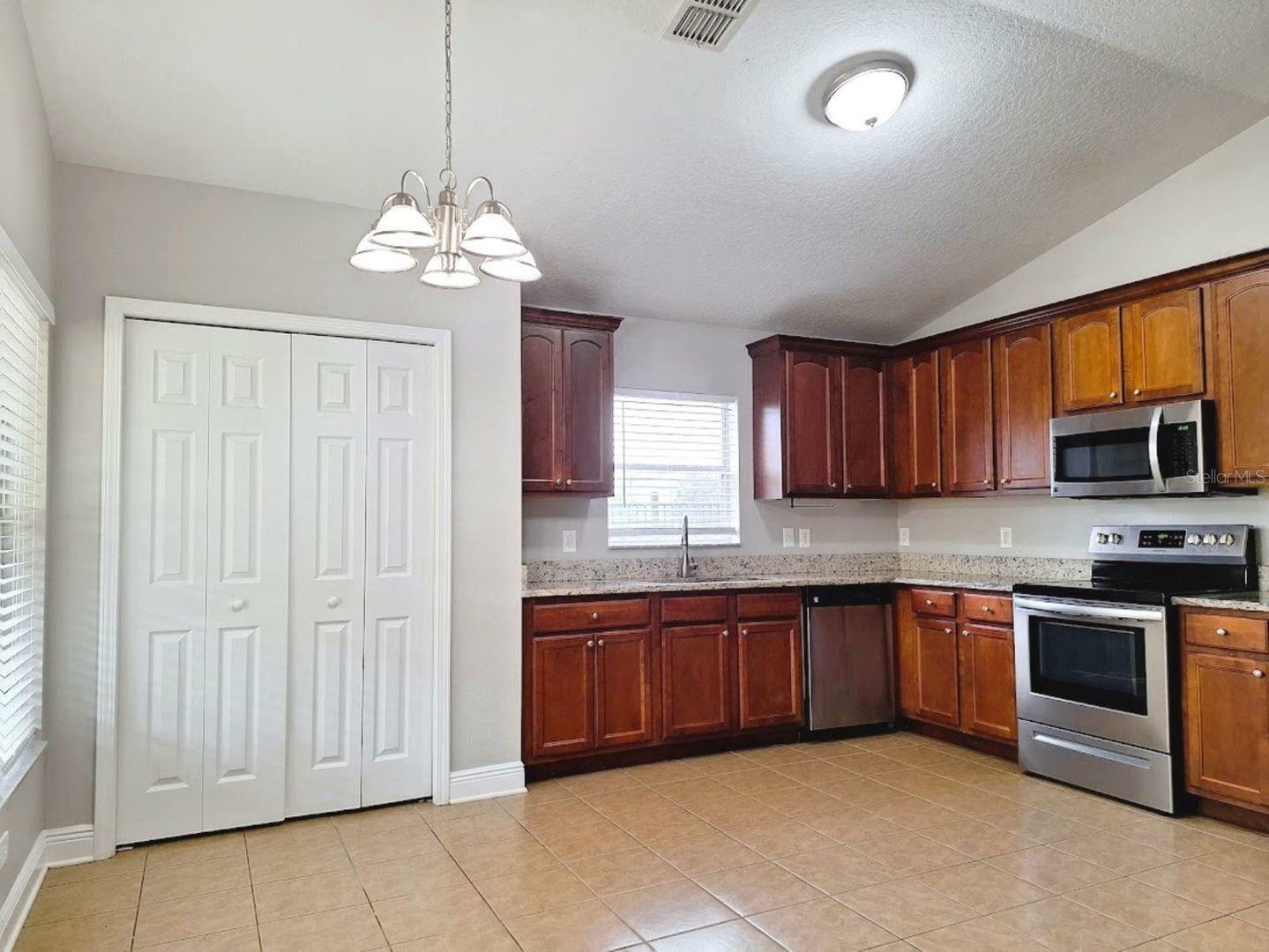 Property Photo:  9520 Highland Ridge Drive  FL 34667 