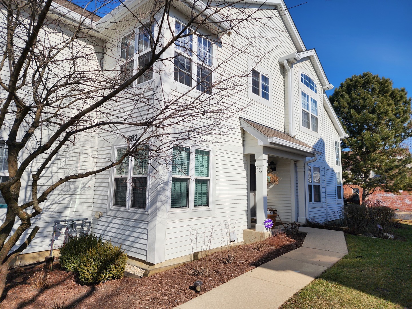 Property Photo:  682 Mulberry Drive  IL 60070 