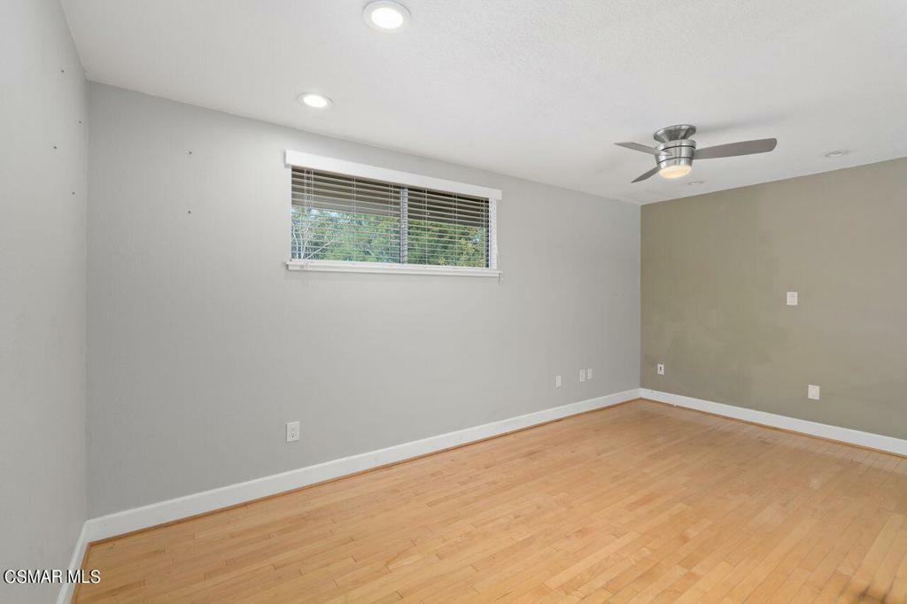 Property Photo:  2731 Erringer Road 49  CA 93065 