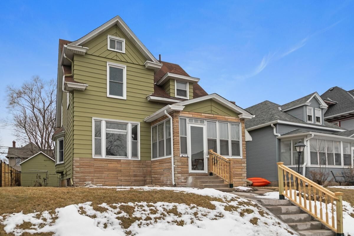Property Photo:  944 Iglehart Avenue  MN 55104 