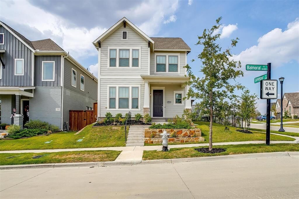 Property Photo: 14400 Balmoral Place TX 76008