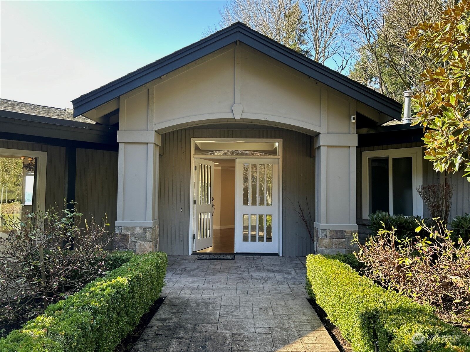 Property Photo:  3901 122nd Avenue NE  WA 98005 