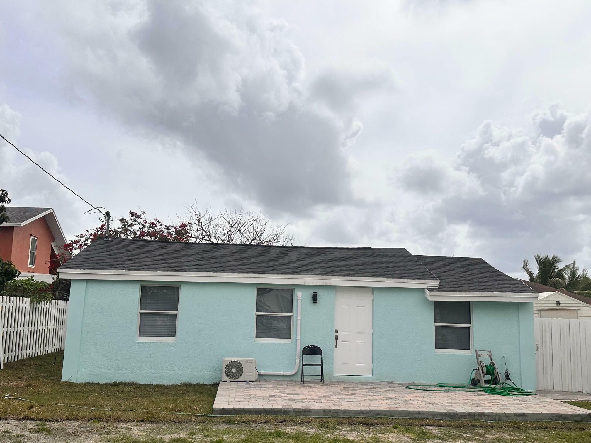 Property Photo:  2850 Kentucky Street  FL 33406 