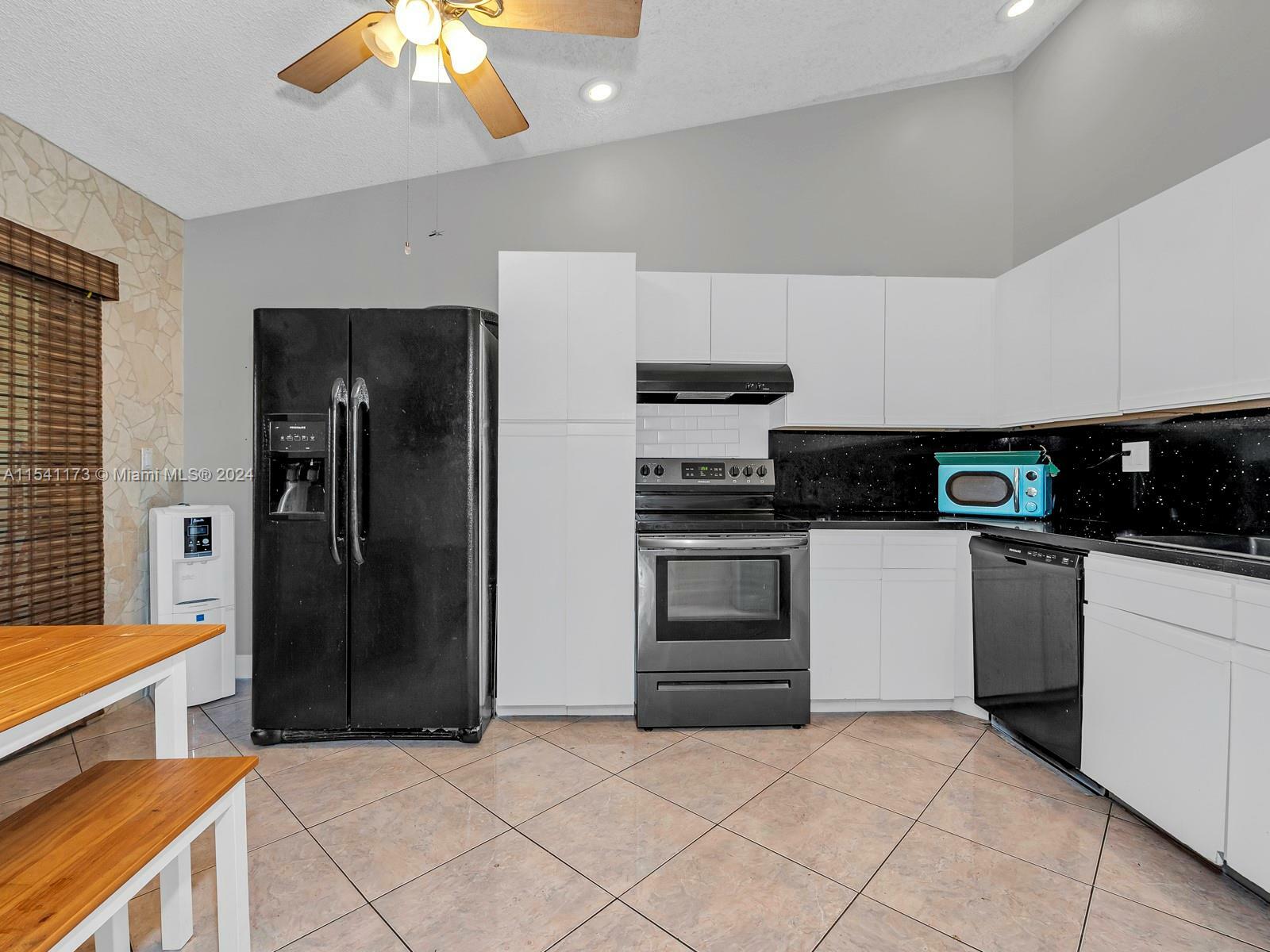 Property Photo:  3868 NW 77th Ave  FL 33351 