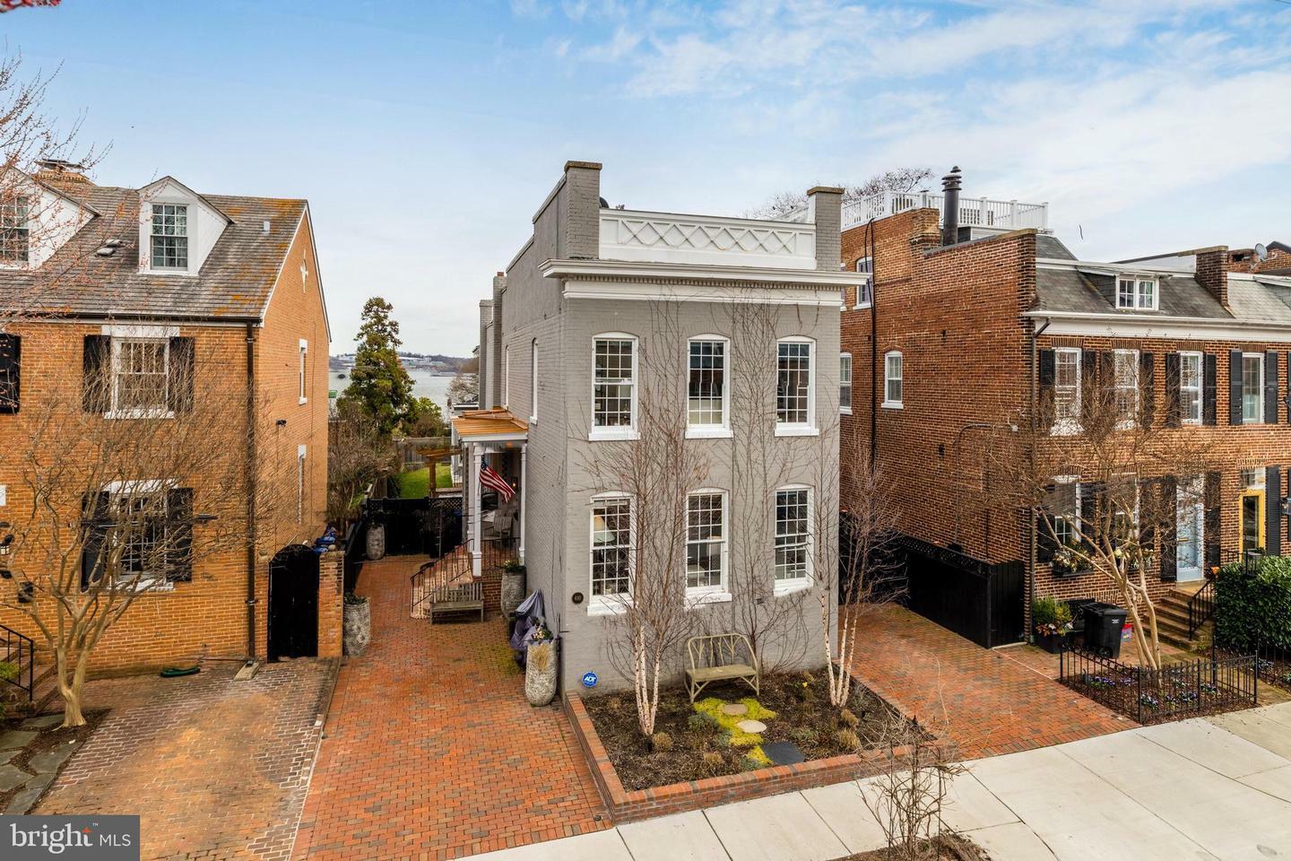 610 S Lee Street  Alexandria VA 22314 photo