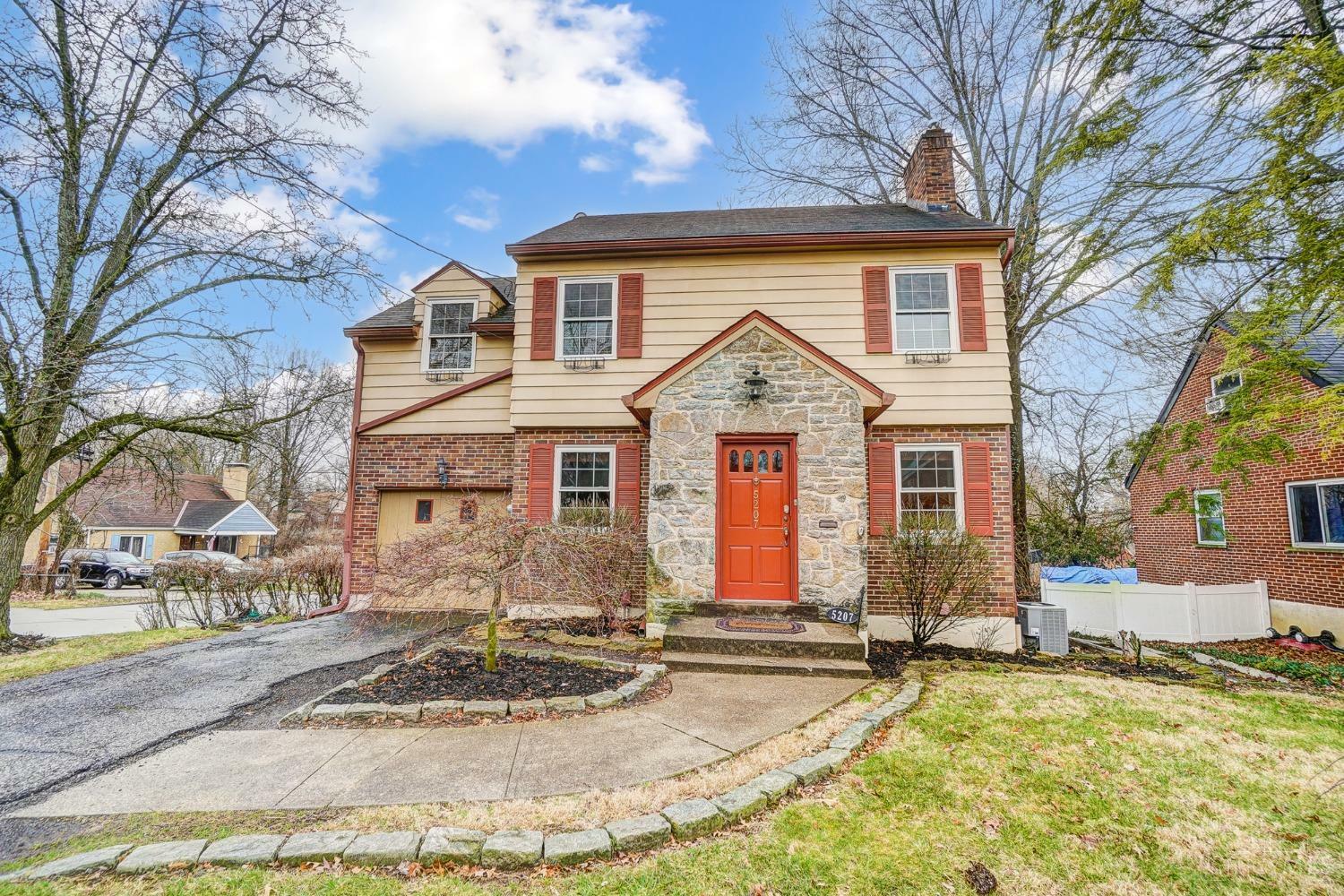 Property Photo: 5207 Parkview Avenue OH 45238
