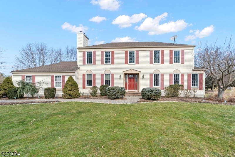 Property Photo:  7 Perry Ct  NJ 08822 