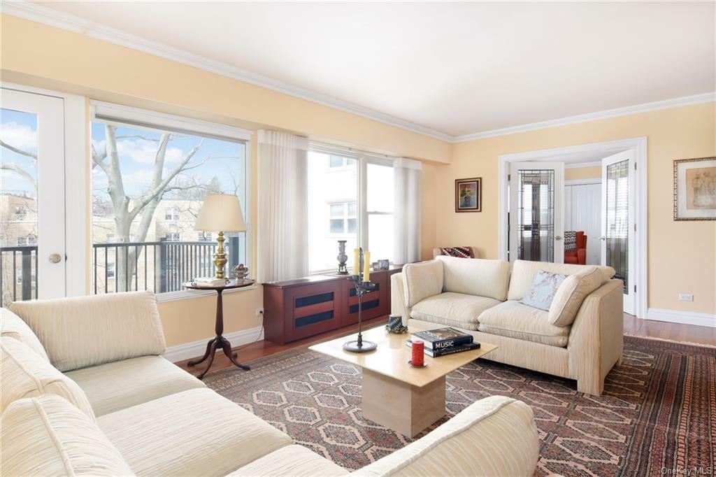 Property Photo: 2 Stoneleigh Plaza 4F NY 10708