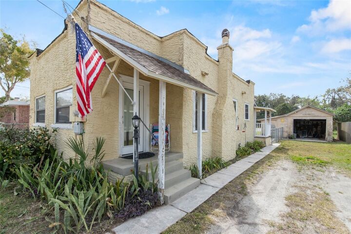 Property Photo: 100 W Saint Louis Avenue FL 32726