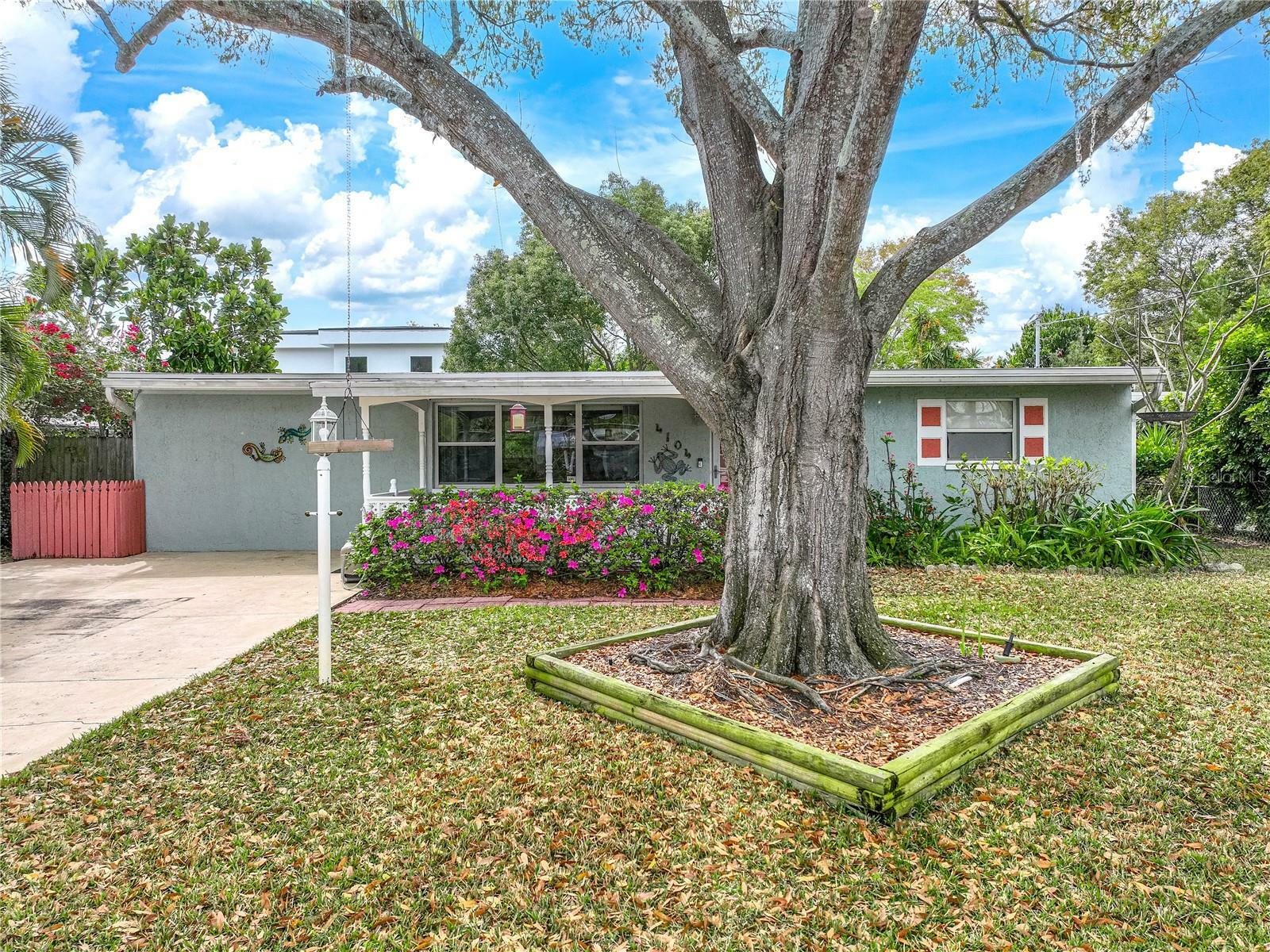 Property Photo:  4104 W Olive Street  FL 33616 