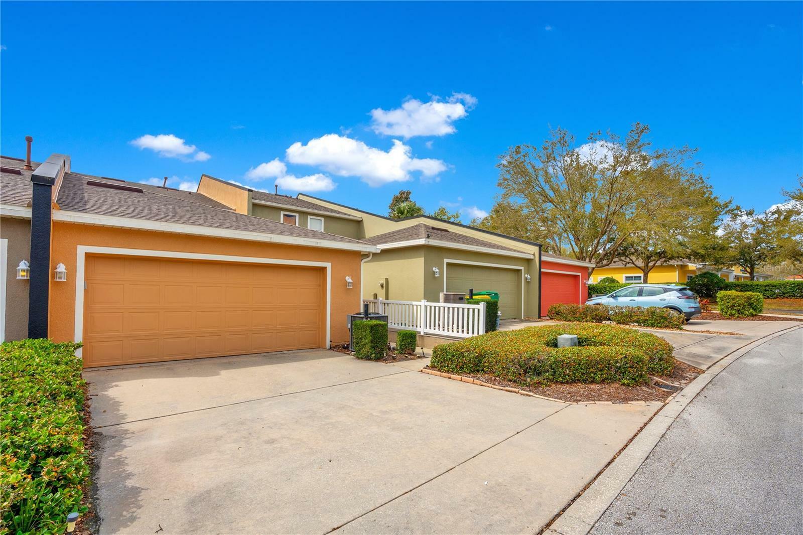 Property Photo:  205 Endicott Way  FL 32724 