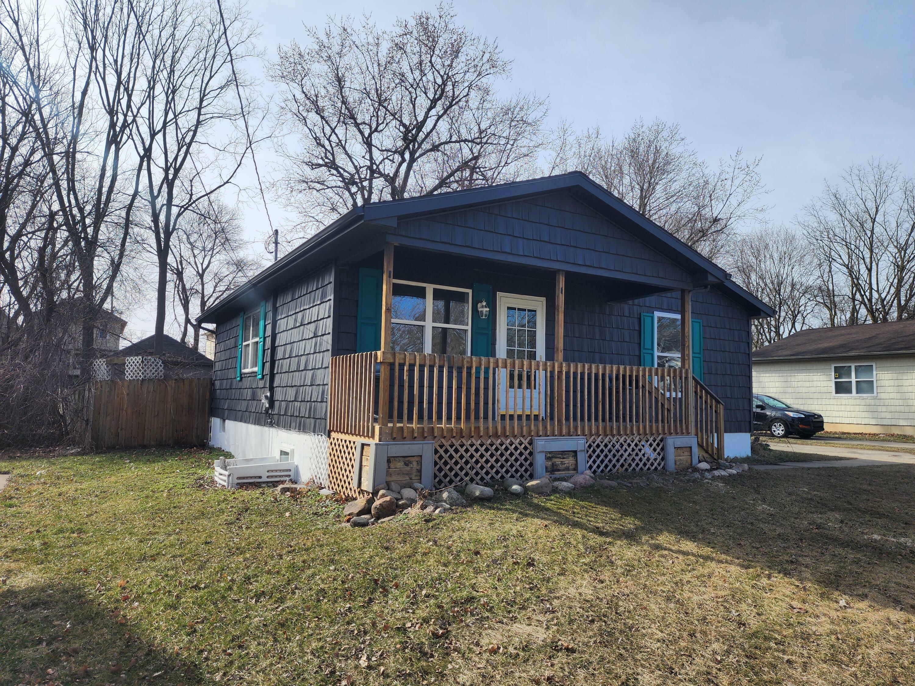 Property Photo:  313 W Wilkins Street  MI 49203 