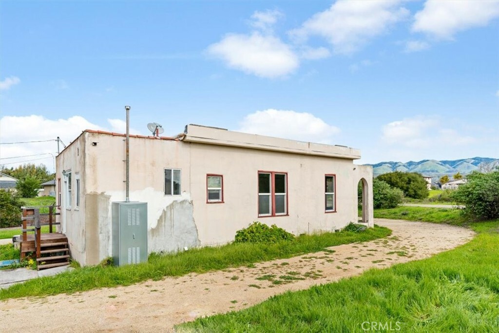 Property Photo:  5280 Windmill Way  CA 93401 