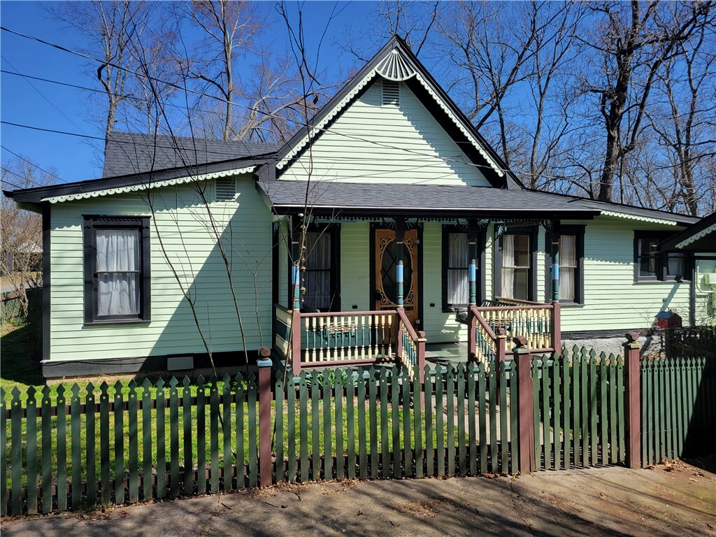 Property Photo:  110 Wall Street  AR 72632 