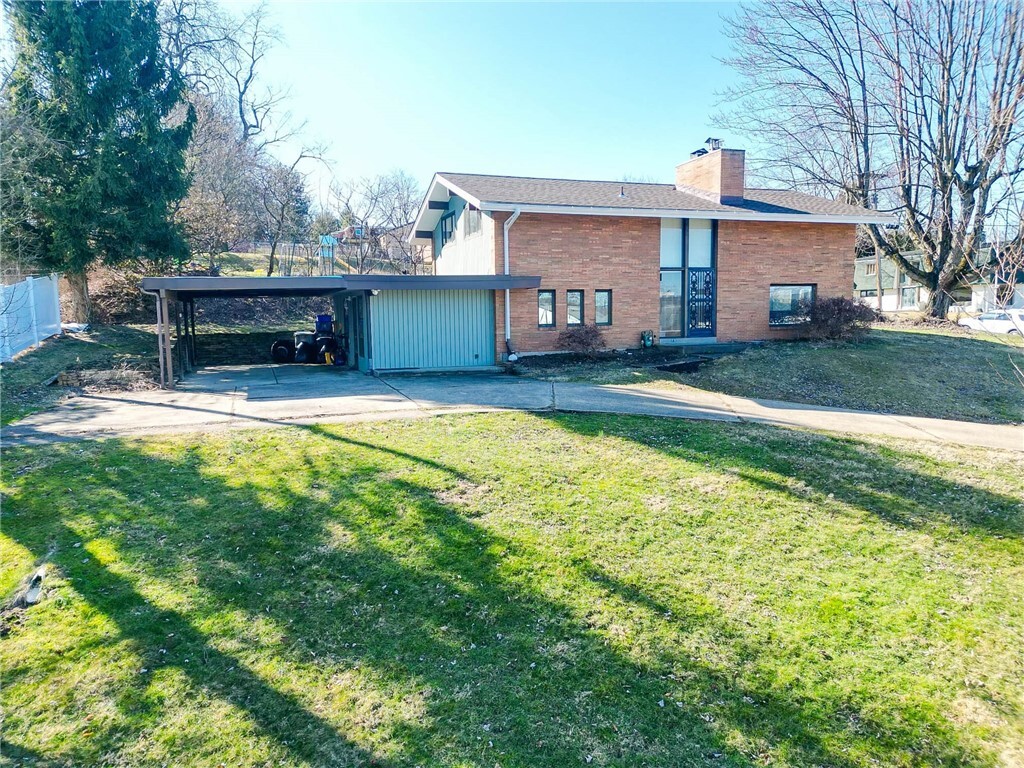 Property Photo:  206 Fieldstone Dr  PA 15116 