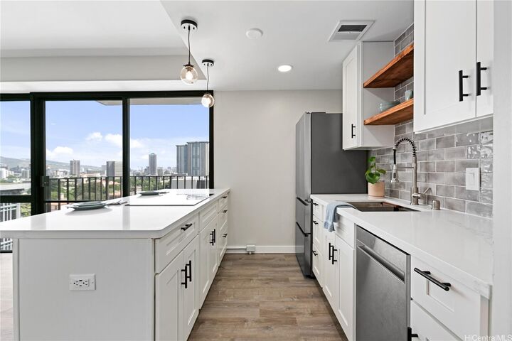 225 Queen Street 15D  Honolulu HI 96813 photo