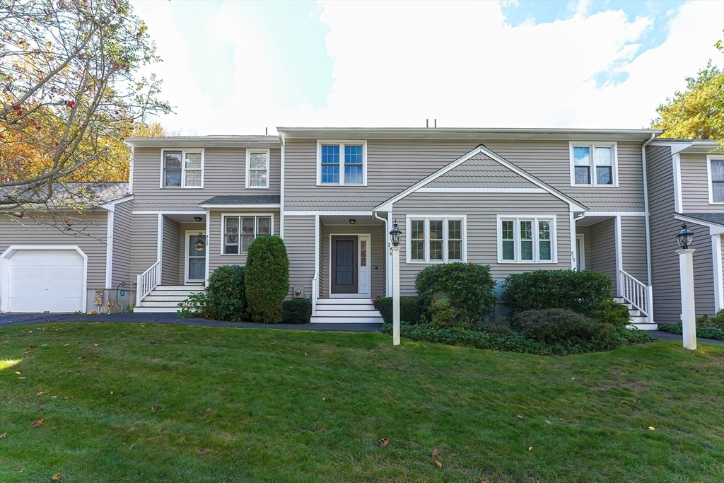 Property Photo:  216 Laurelwood Dr 216  MA 01747 