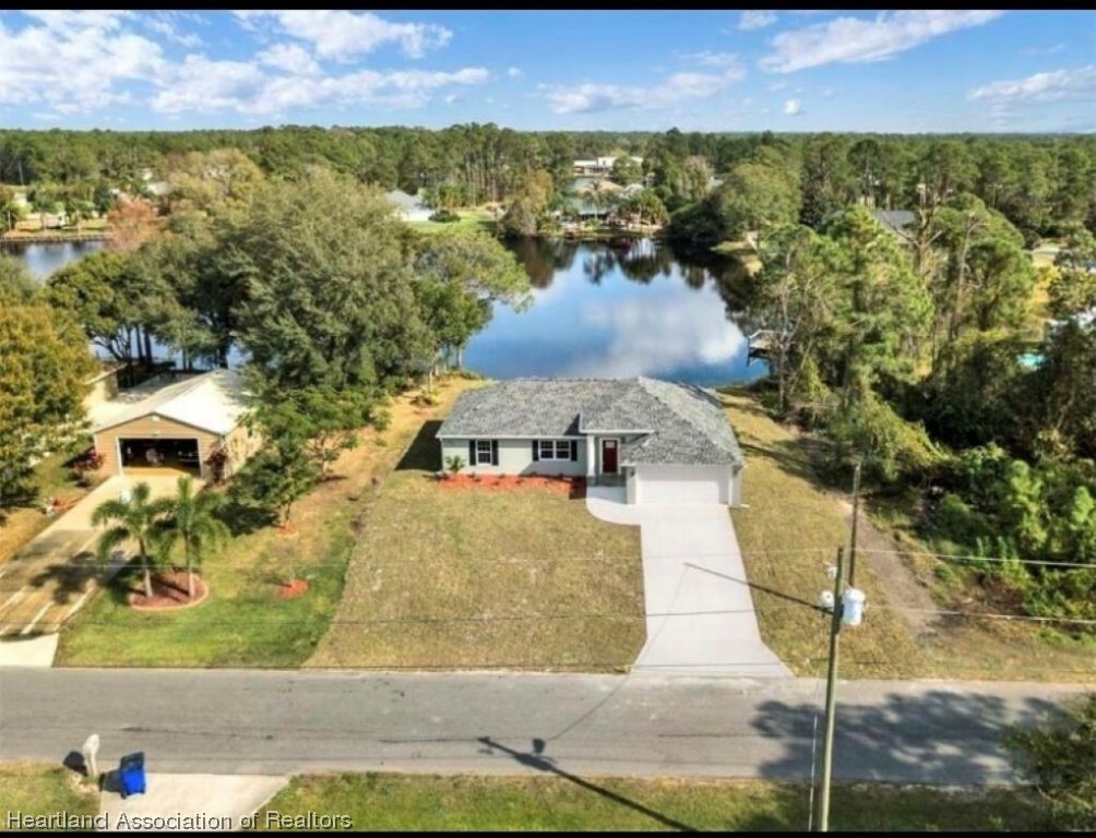 Property Photo:  5702 Lilac Road  FL 33875 