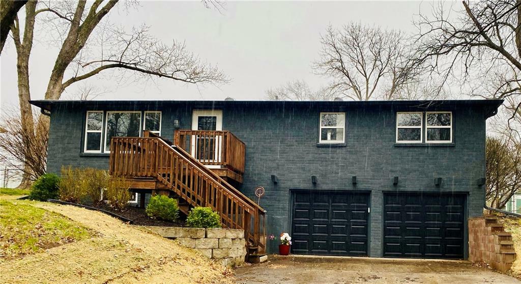 Property Photo: 5021 Linder Lane MO 64151