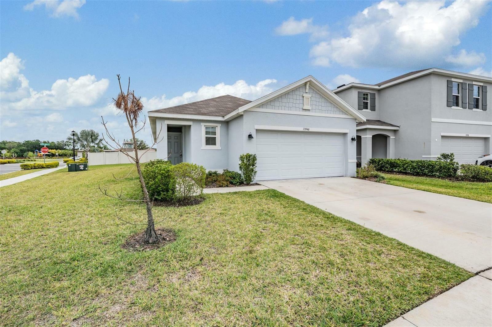 Property Photo:  33946 Jasmine Star Loop  FL 33543 