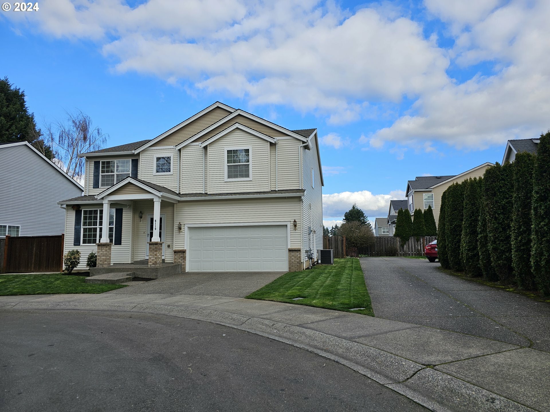 Property Photo: 6119 NE 83rd Ct WA 98662