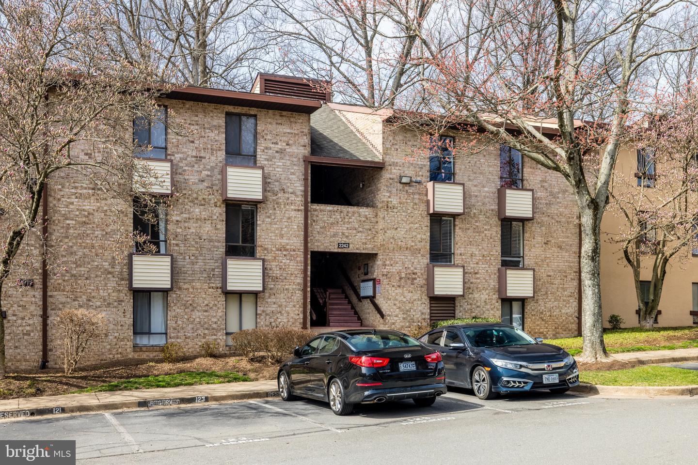 2242 Castle Rock Square 11C  Reston VA 20191 photo