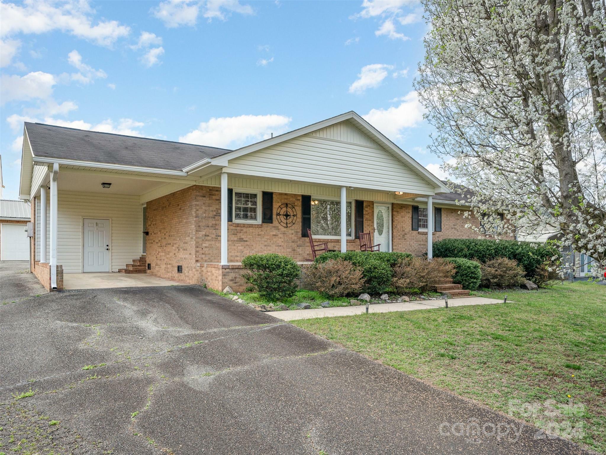 Property Photo:  446 Springview Court NW  NC 28027 