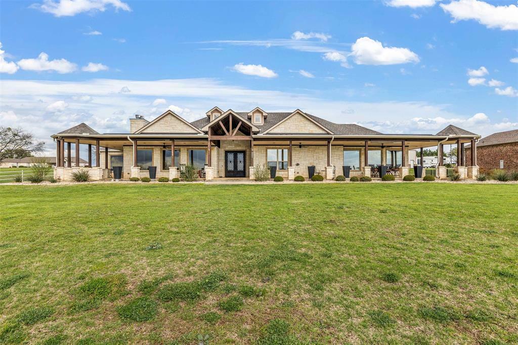 Property Photo:  2009 Lakeshore Drive  TX 76033 