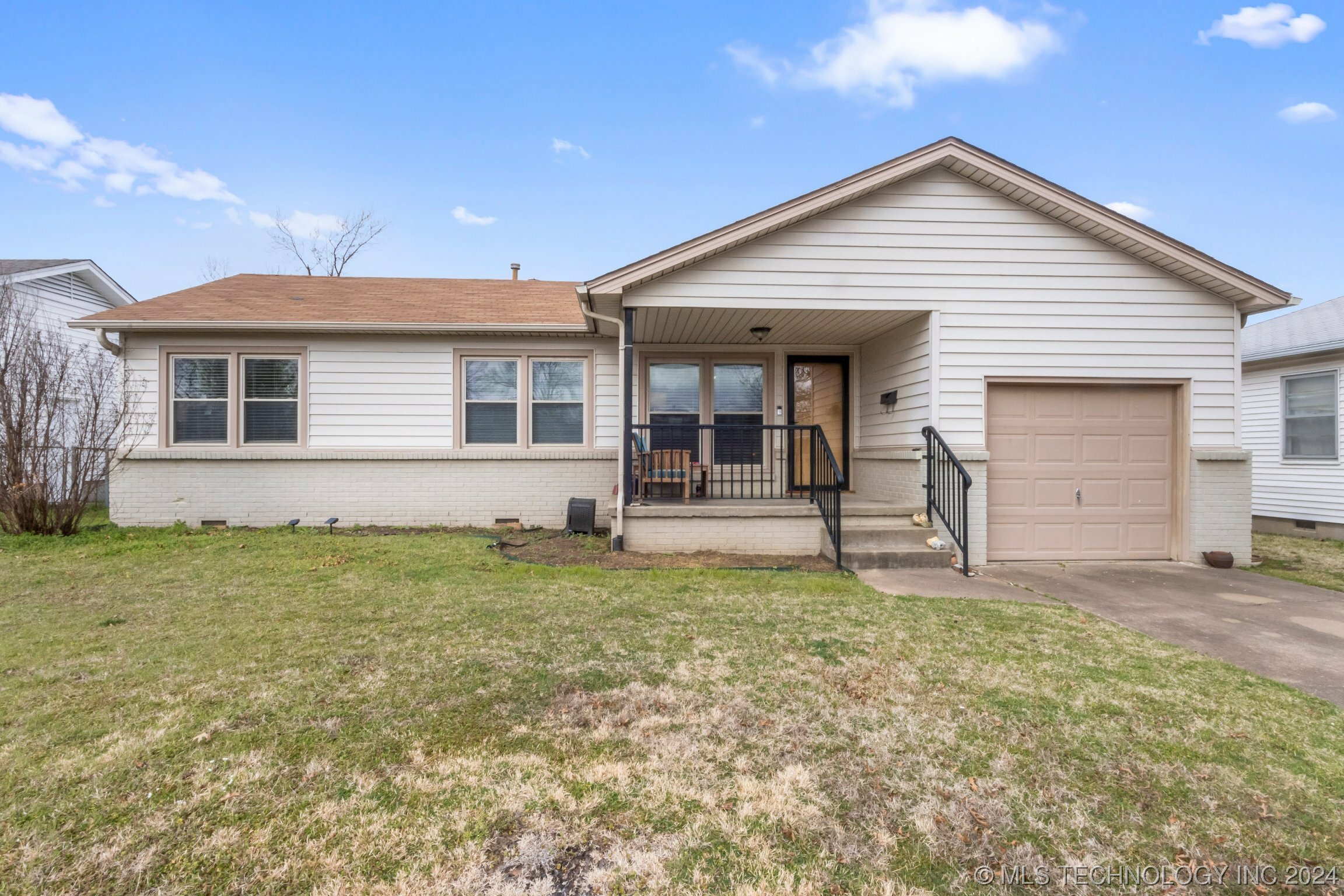 Property Photo:  1724 S Lakewood Avenue  OK 74112 