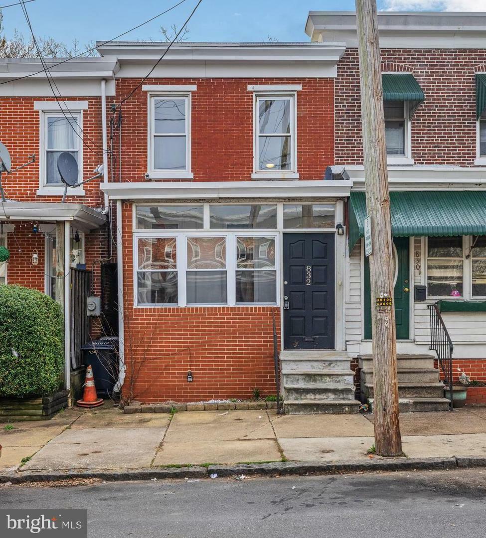 Property Photo: 832 N Dupont Street DE 19805