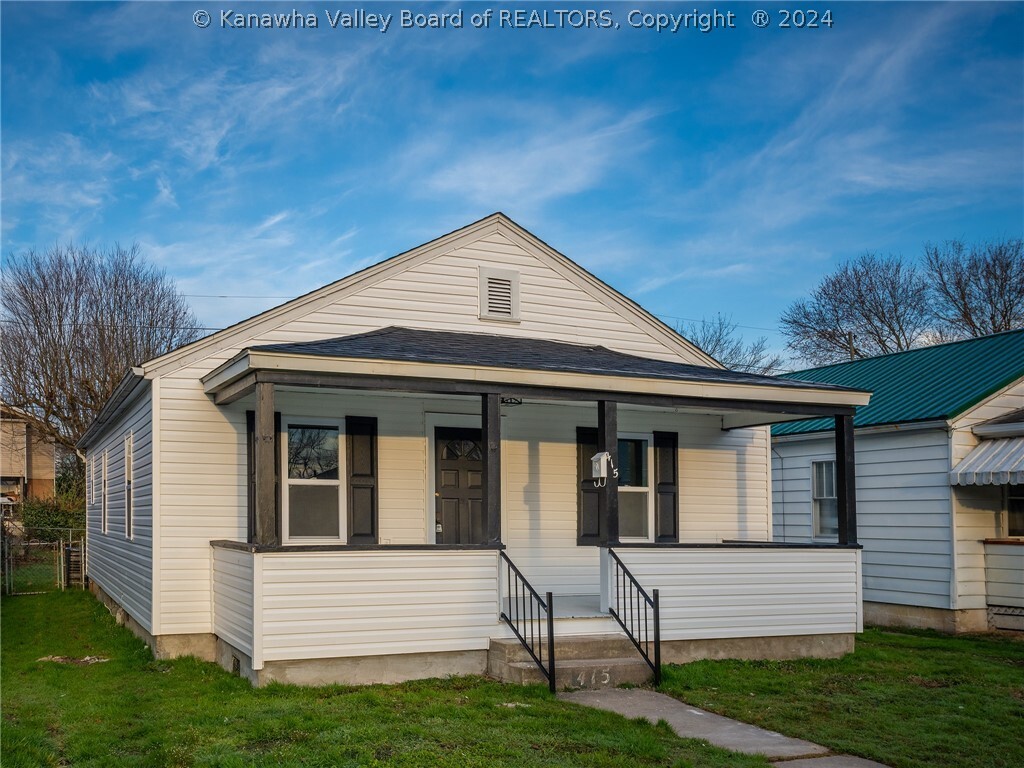 Property Photo: 415 Hansford Street WV 25177