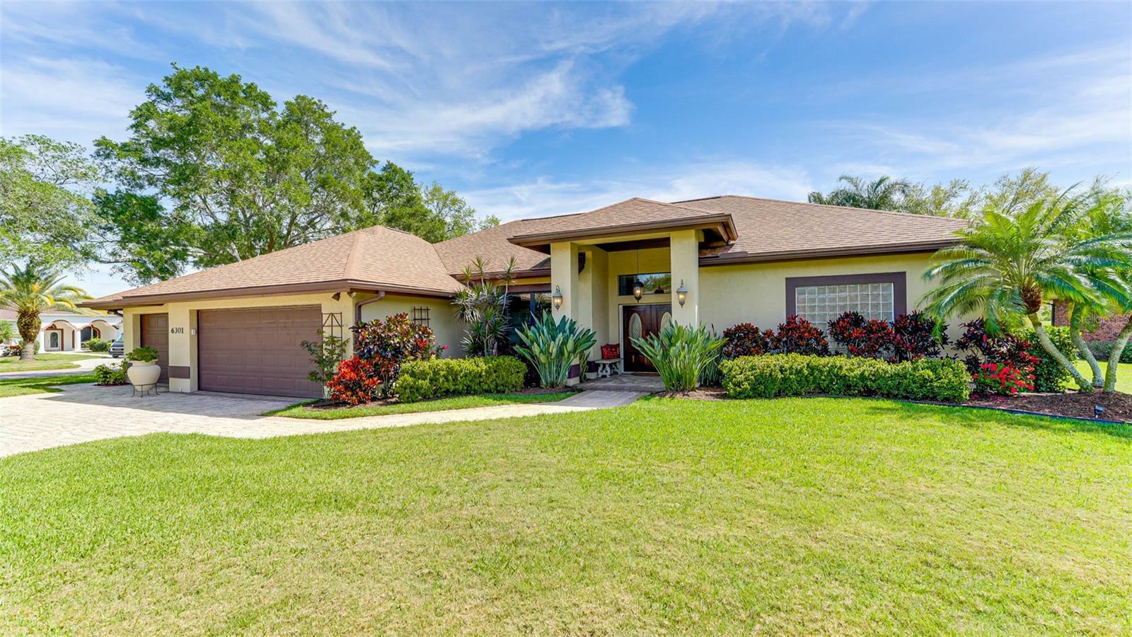 Property Photo:  6301 Spyglass Lane  FL 34202 