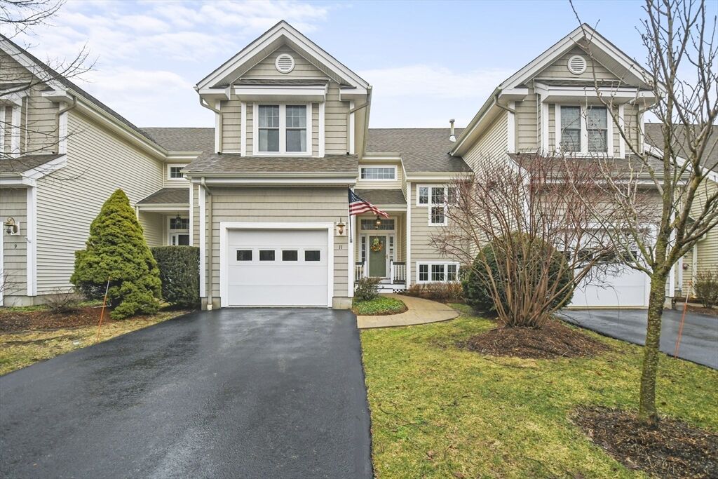 Property Photo:  11 Lincoln Lane 11  MA 01536 