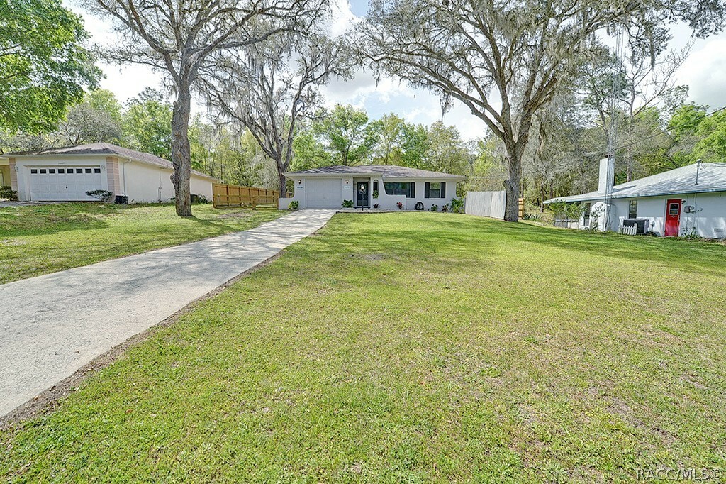 Property Photo:  10576 N Athenia Drive  FL 34434 