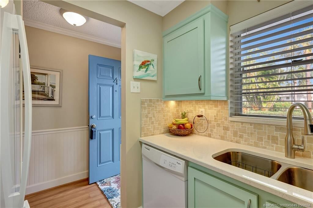 Property Photo: 2929 SE Ocean Boulevard 123-4 FL 34996