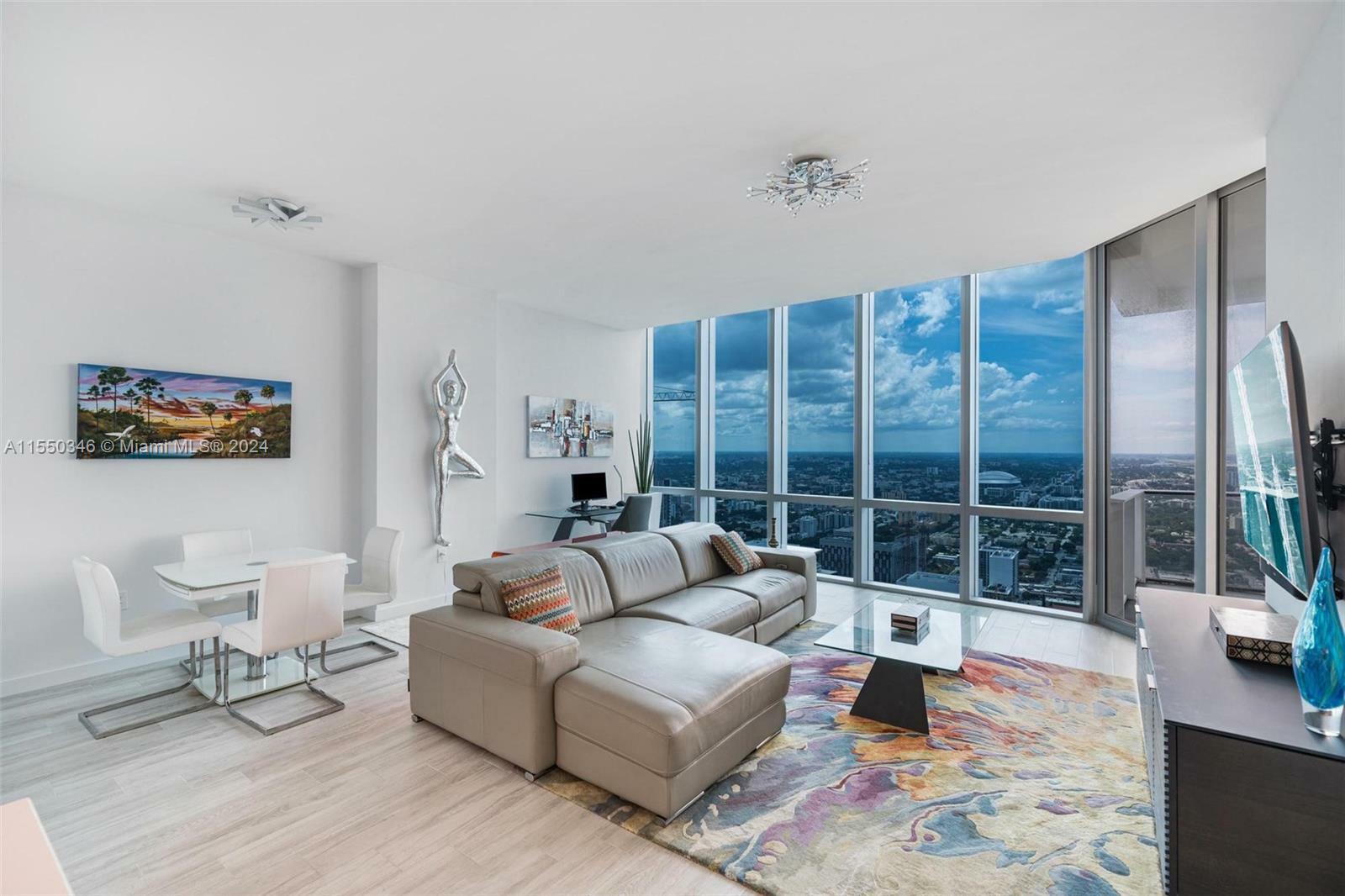 Property Photo: 851 NE 1st Ave 5106 FL 33132