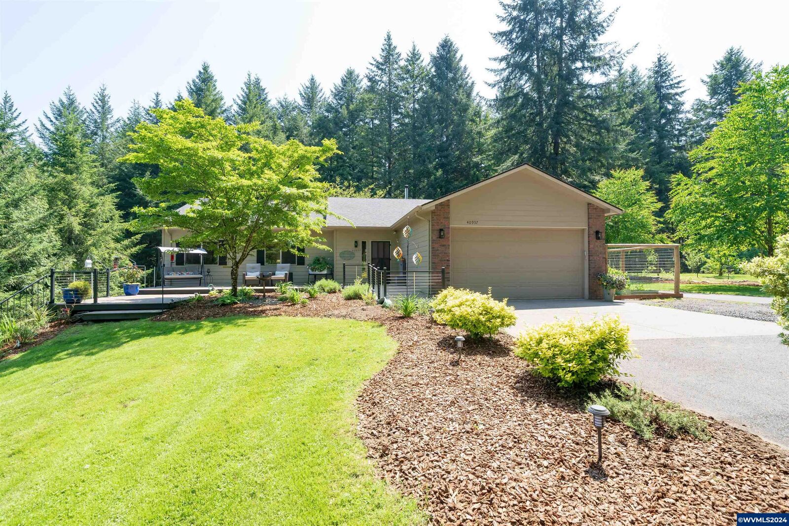 Property Photo:  40957 N McCully Mountain Rd  OR 97358 