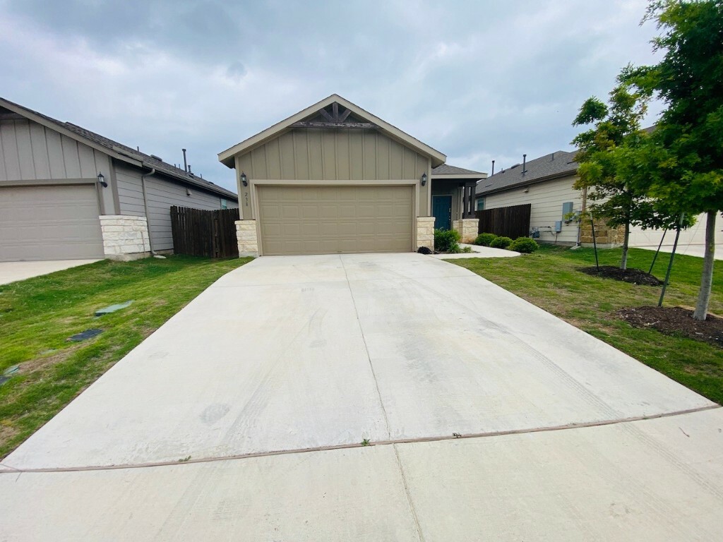 Property Photo:  238 Cascata Way  TX 78642 