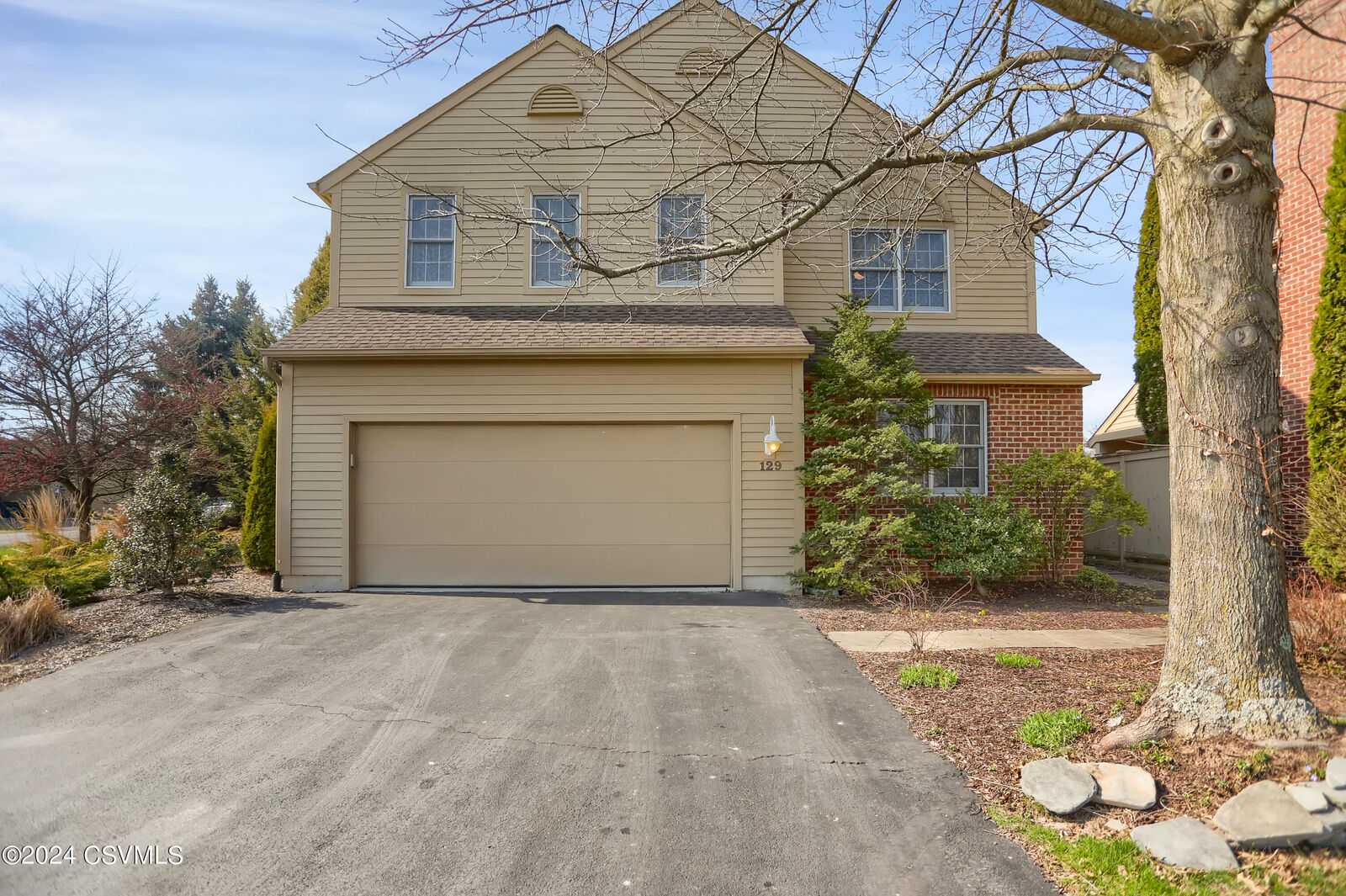 Property Photo:  129 Victoria Lane  PA 17837 